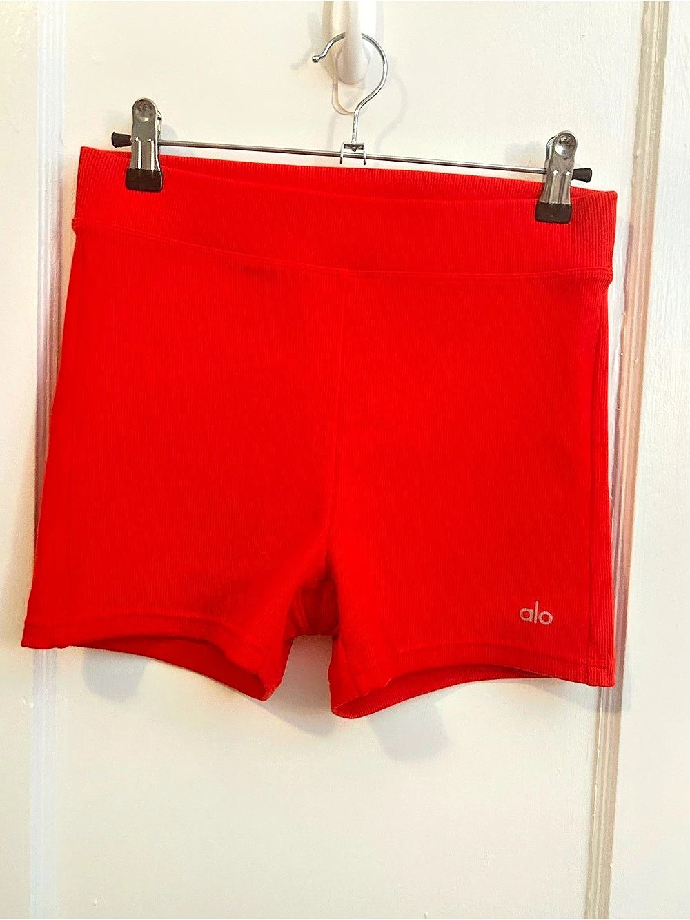 Alo Ribbed Athletic Shorts in Red Size Medium Like New